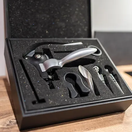 Des Chevaliers - Designed By C.m