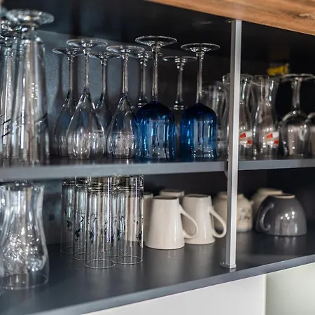 Des Chevaliers - Designed By C.m Apartment