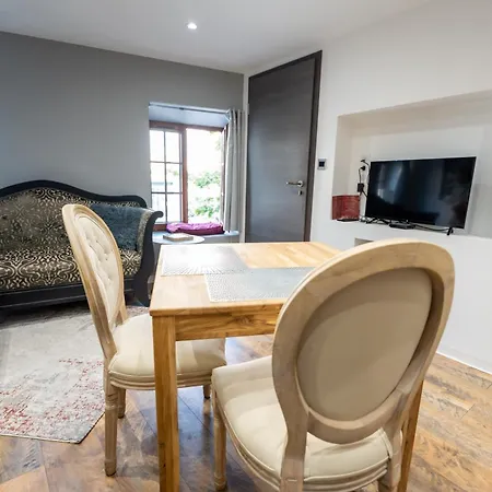 Des Chevaliers - Designed By C.m Sélestat