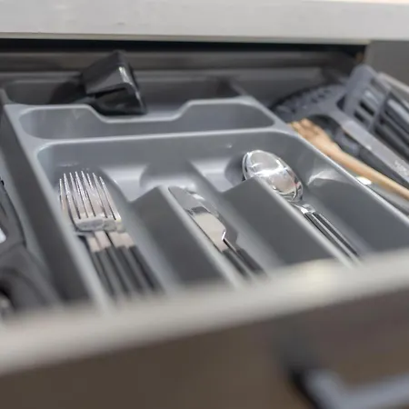 Des Chevaliers - Designed By C.m Apartment *