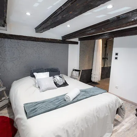 Apartment Des Chevaliers - Designed By C.m *
